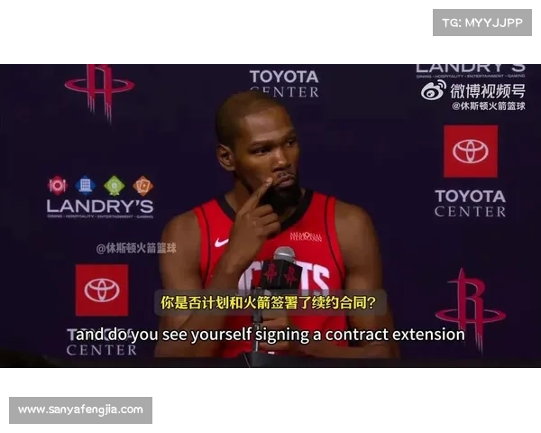 杜兰特被曝邀请美女记者观赛共进晚餐引发外界猜测是否准备脱单